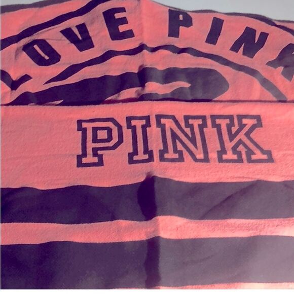 Pink by Victoria Secret Beach Blanket w/Fringes Pink Cotton NWOT Gorgeous - Picture 2 of 4